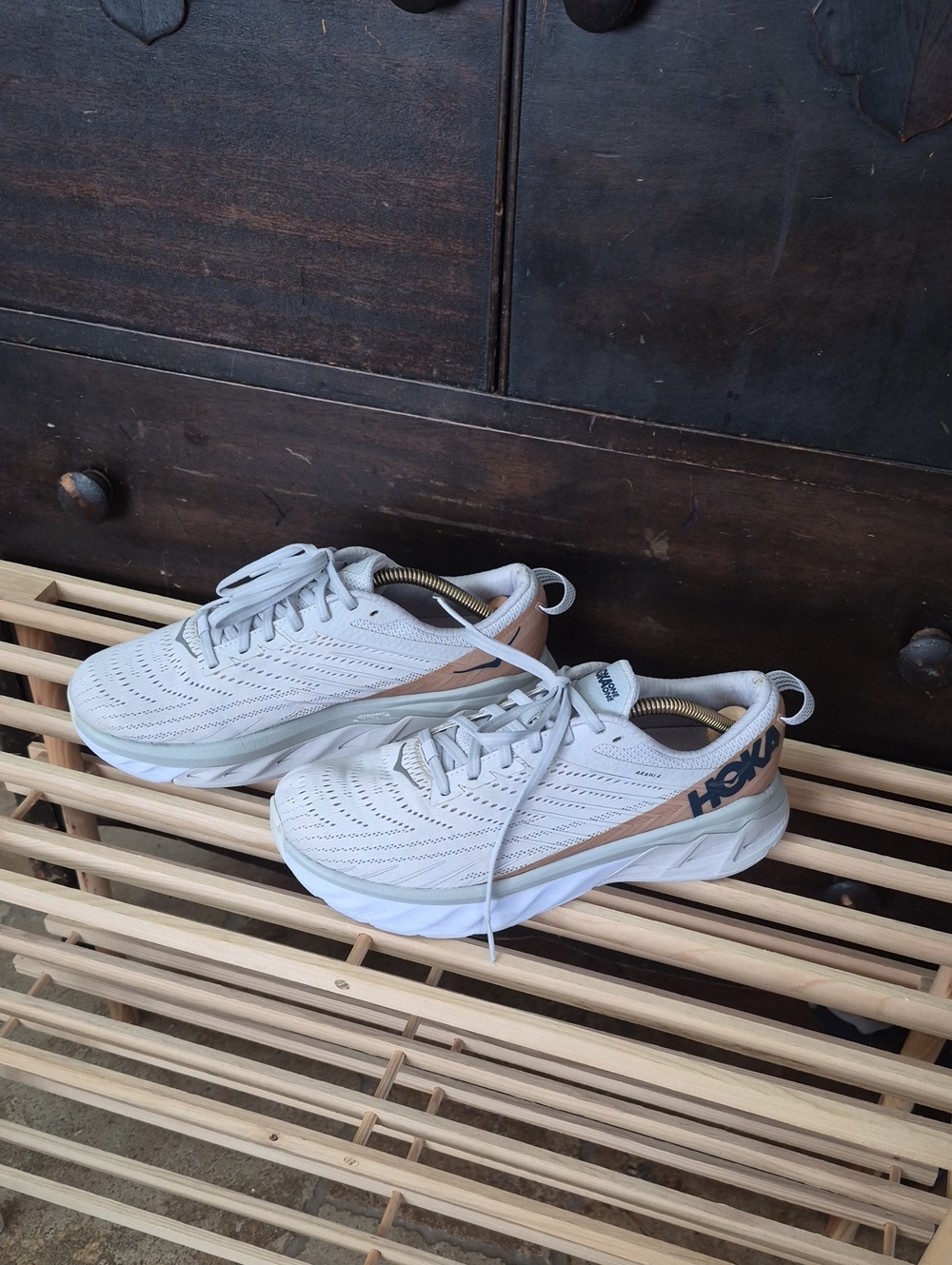 Hoka Womens Arahi 4 White and Tan Athletic Running Shoes